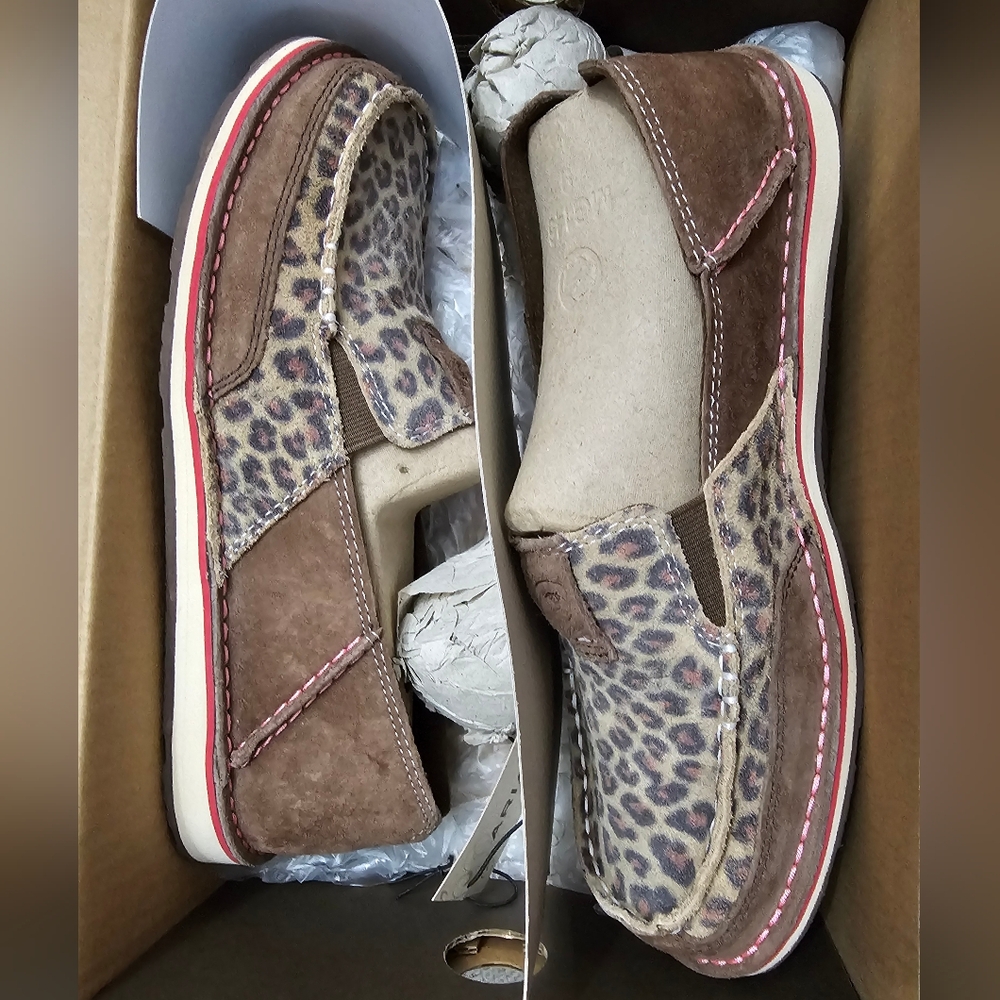 Ariat cruiser shoes, size 91/2, brown and taupe cheetah